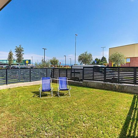 Appartamento Una Terrazza sul Lago A2 con piscina by Wonderful Italy Peschiera del Garda Esterno foto