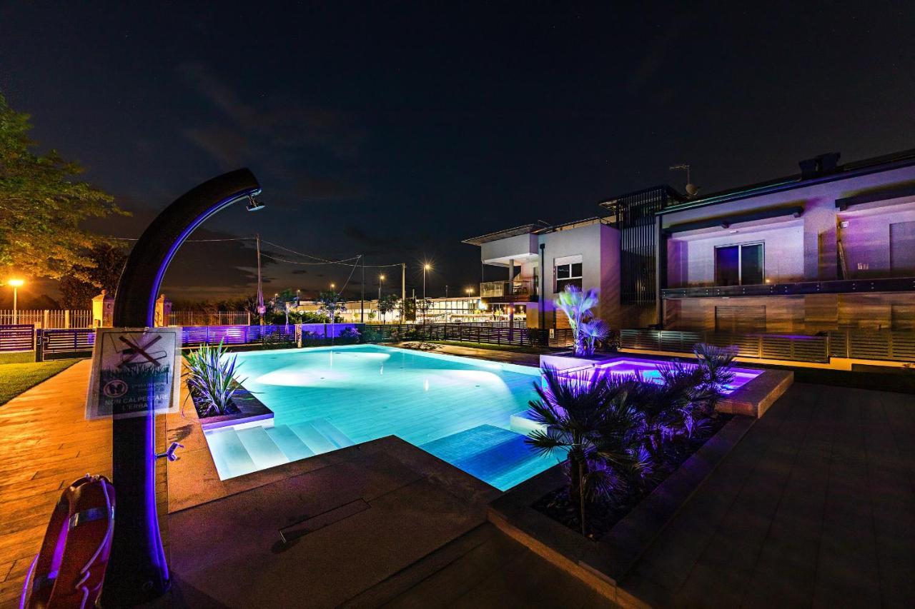 Appartamento Una Terrazza sul Lago A2 con piscina by Wonderful Italy Peschiera del Garda Esterno foto